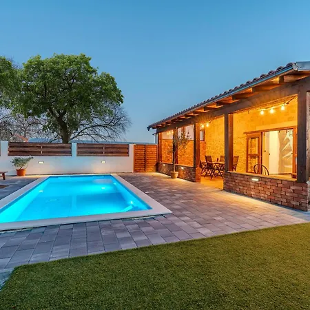 Beautiful In Skabrnja Ferienhaus *