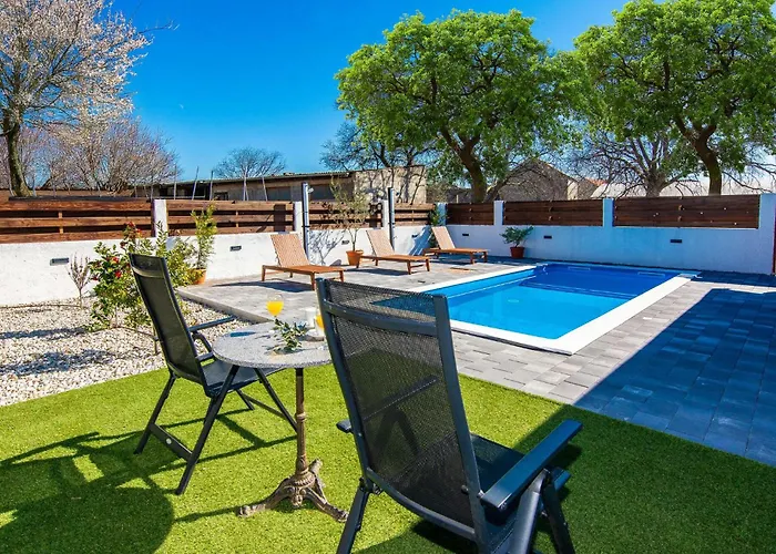 Semesterbostad Beautiful In Skabrnja *