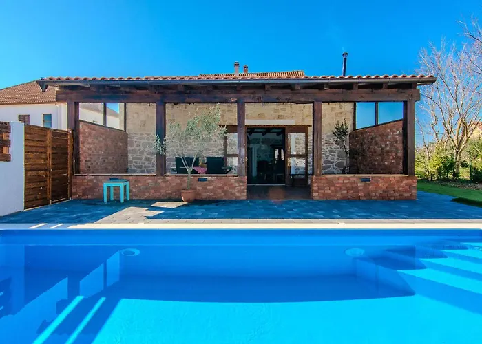 Vikendica Beautiful In Skabrnja *